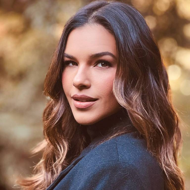 Imagens da atriz Mariana Rios