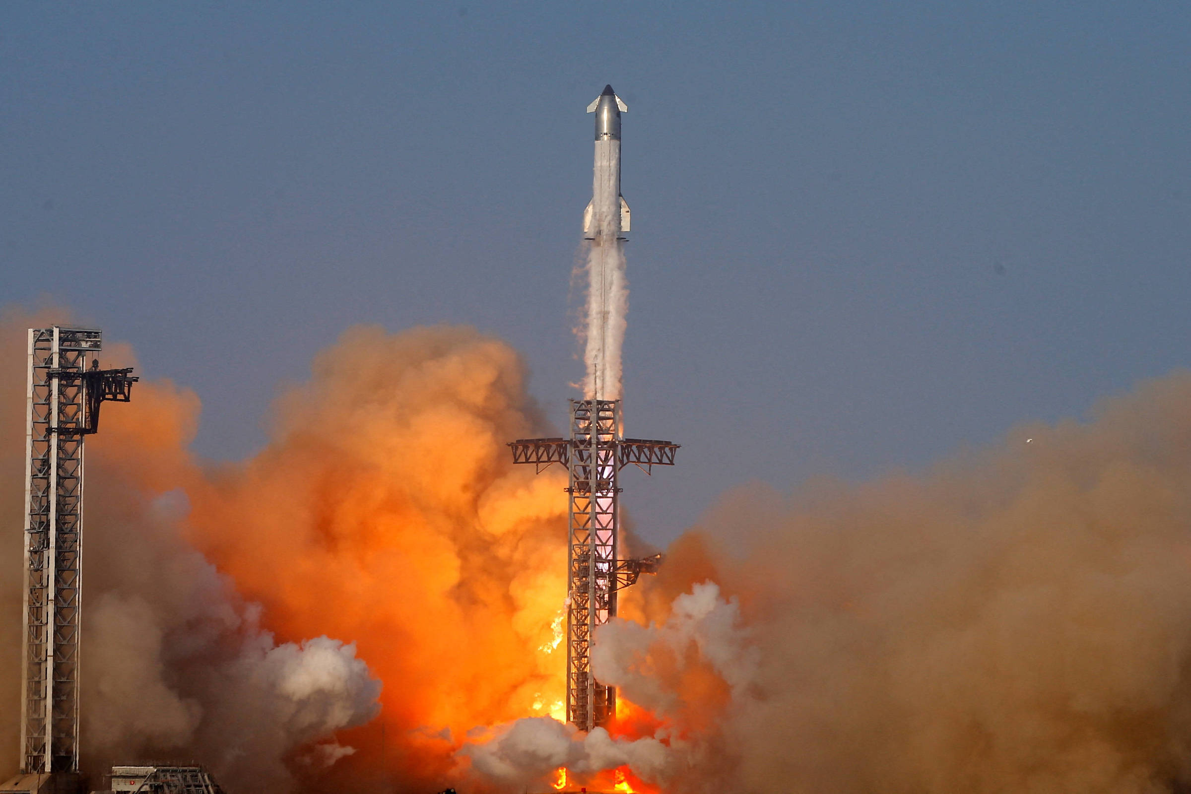México diz que vai processar SpaceX por poluição gerada em lançamentos de foguetes