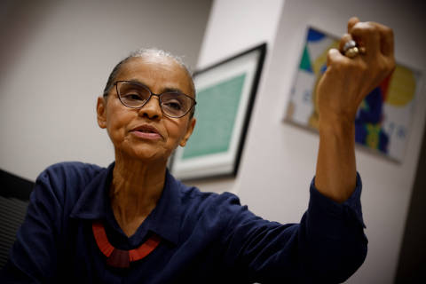 BRASILIA, DF, 28.05.2025 - A ministra do Meio Ambiente e Mudança do Clima, Marina Silva, durante entrevista à Folha em seu gabinete. (Foto: Pedro Ladeira/Folhapress)
