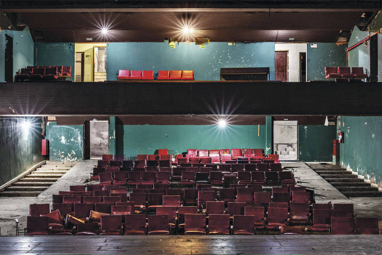 Teatro israelita do Bom Retiro, fechado desde 2000, faz campanha para reabrir