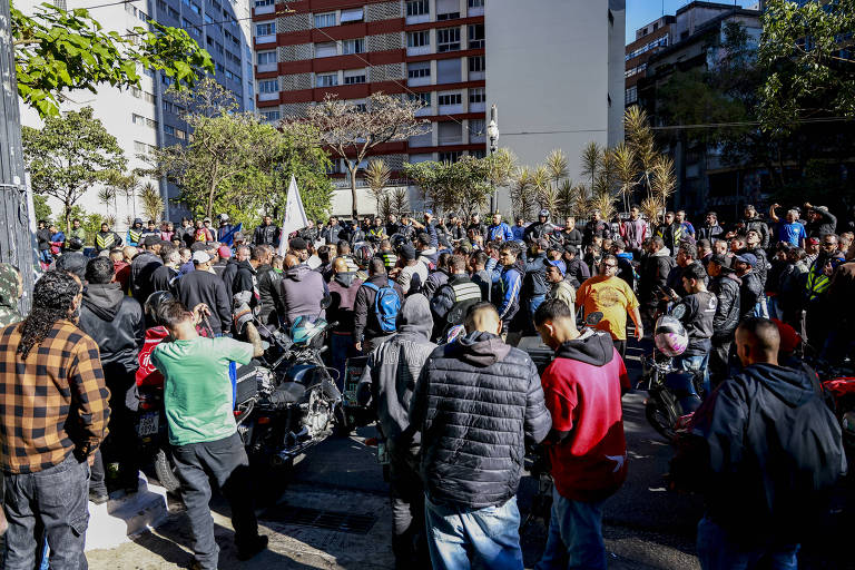 Audiência pública sobre moto por aplicativo na Câmara de SP tem vaias e confusão