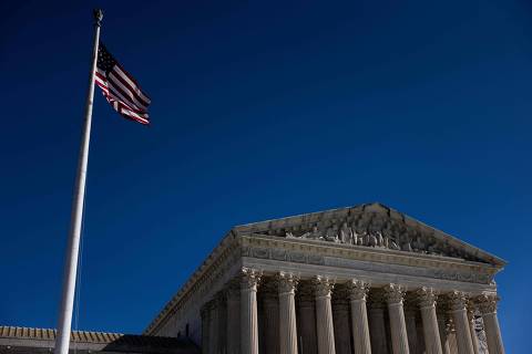 Suprema Corte autoriza Trump a revogar visto temporário de mais de 500 mil migrantes nos EUA