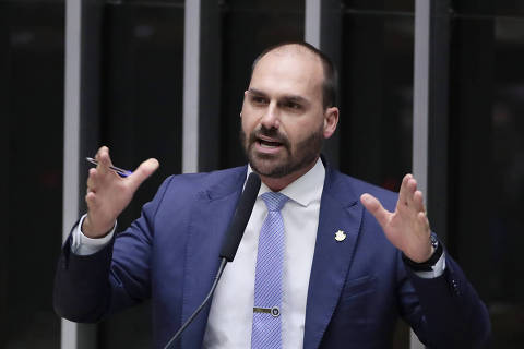 Eduardo Bolsonaro diz que STF bloqueou contas de sua mulher