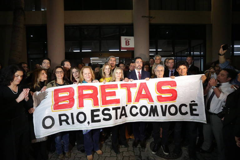 Artistas e juízes participam de ato de desagravo a Marcelo Bretas, na Justiça Federal, no Rio de Janeiro