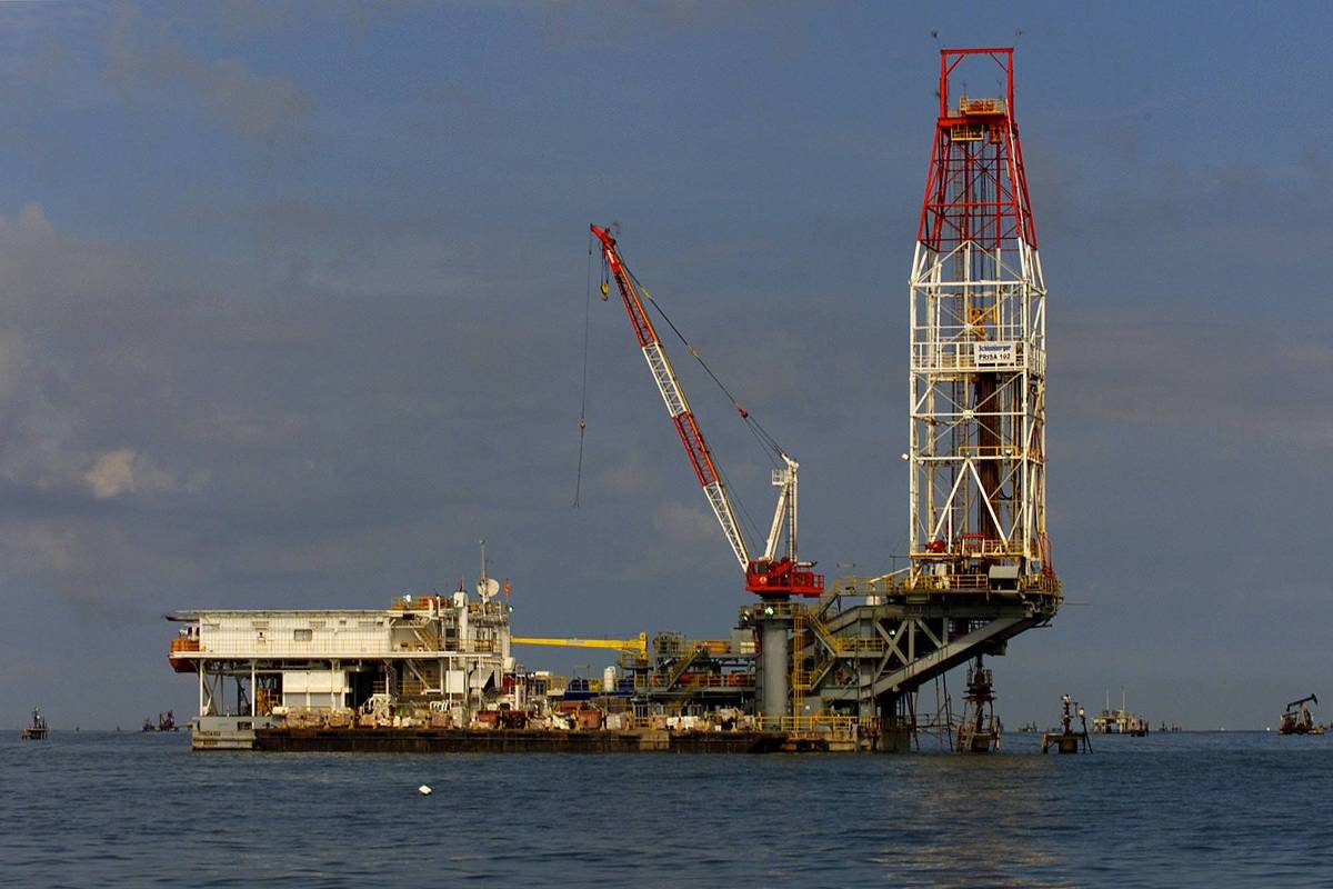 Opep+ planeja outro aumento na produção de petróleo em novembro, diz agência