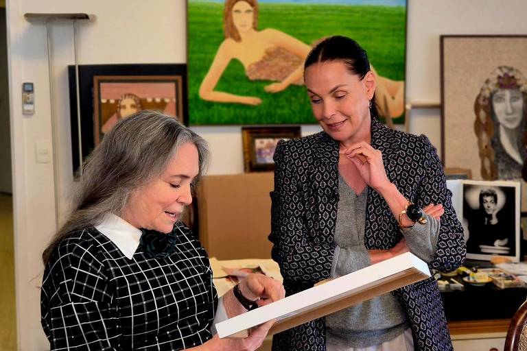 Carolina Ferraz e Regina Duarte se reencontram cinco anos após discussão por política