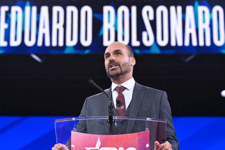 PF tenta localizar Eduardo Bolsonaro para intimá-lo, mas fica sem resposta