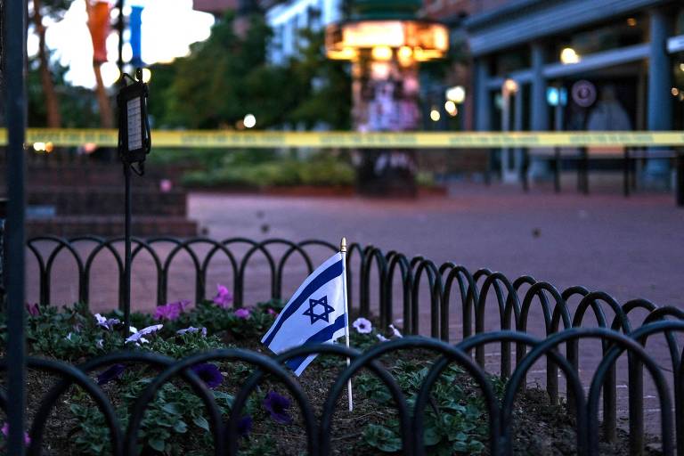 Ataque contra ato pela libertação de reféns israelenses fere 12 nos EUA; veja vídeo