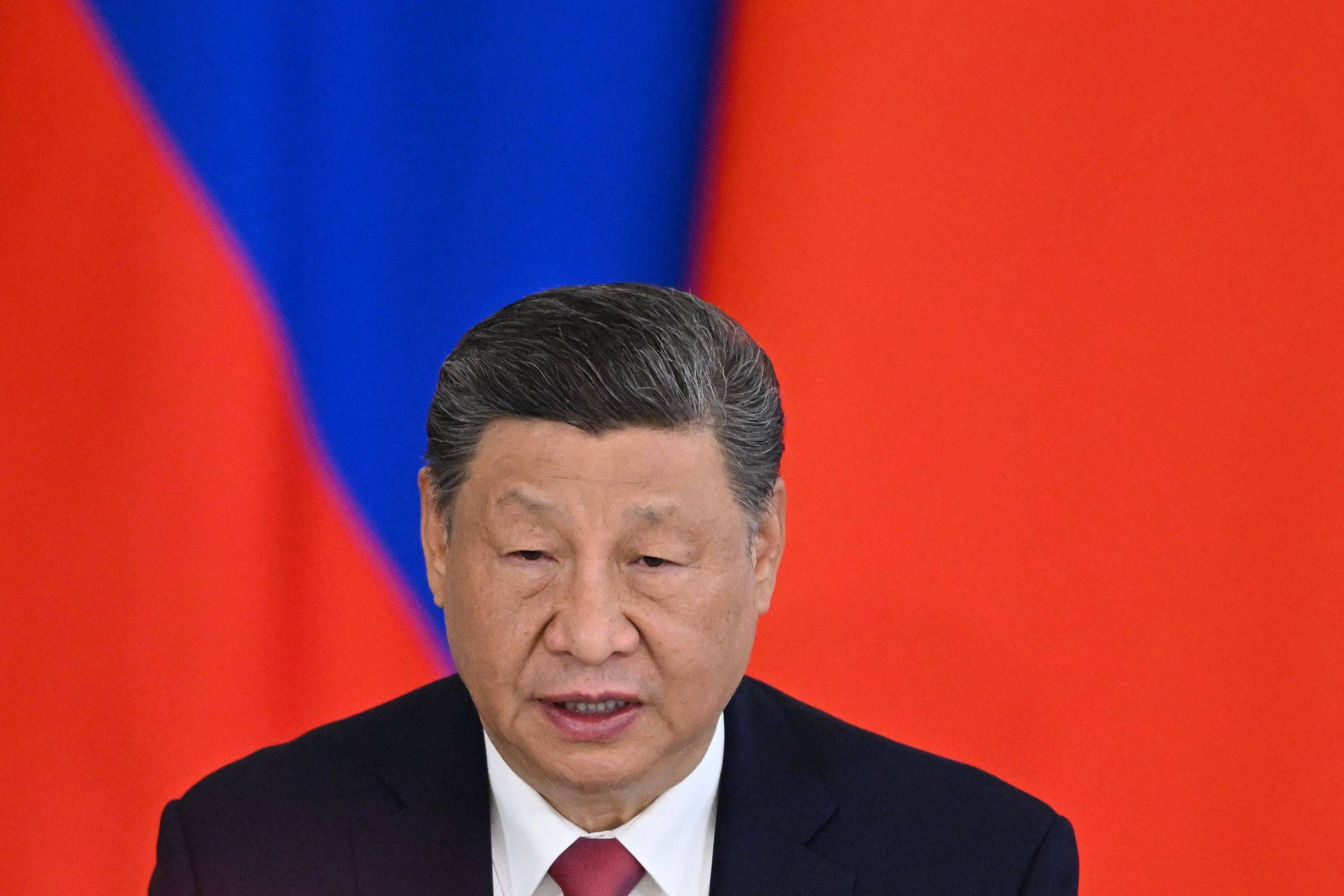 Empréstimos em yuan no exterior disparam com campanha da China contra o dólar