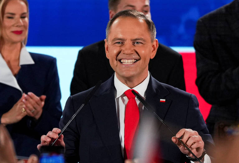 Vitória apertada de historiador sem experiência divide Polônia e preocupa líderes europeus