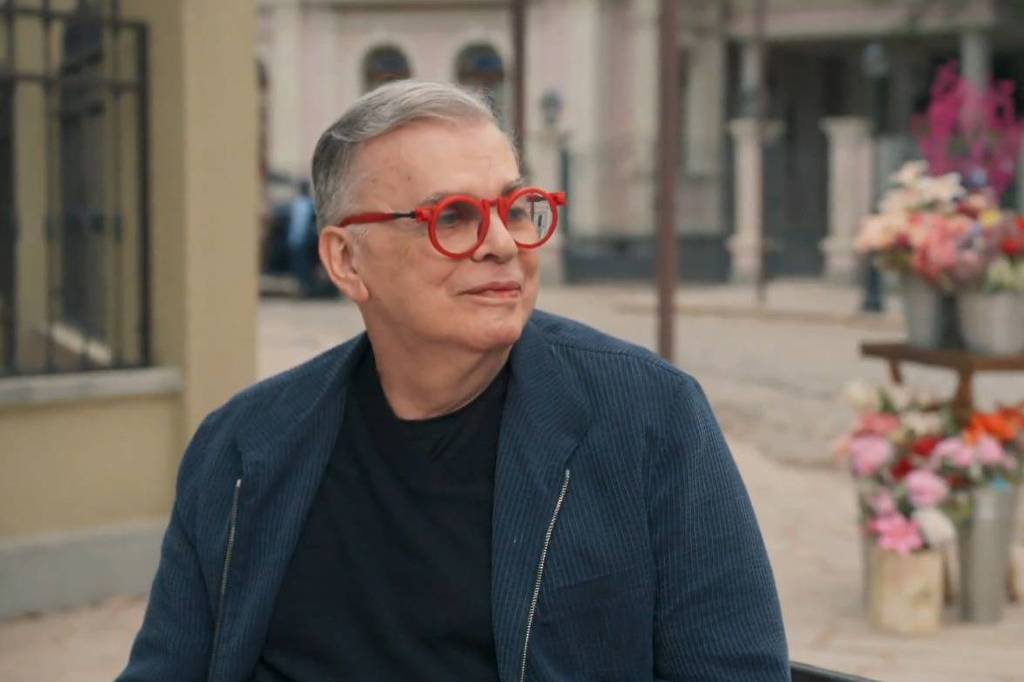 Walcyr Carrasco aparece em chamada de sua nova novela das seis, 'Êta Mundo Melhor'