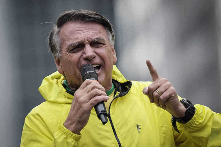 Lindbergh aciona STF para que Bolsonaro use tornozeleira eletrônica e não 'fuja como Zambelli'