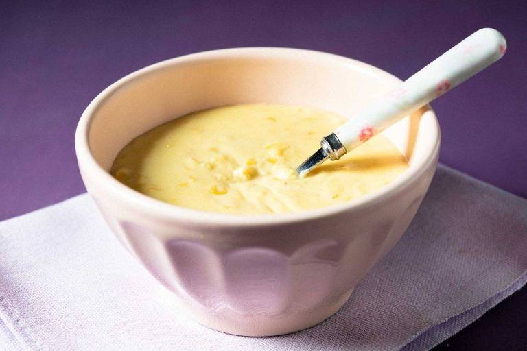 Aprenda receita fácil de creme de milho-verde