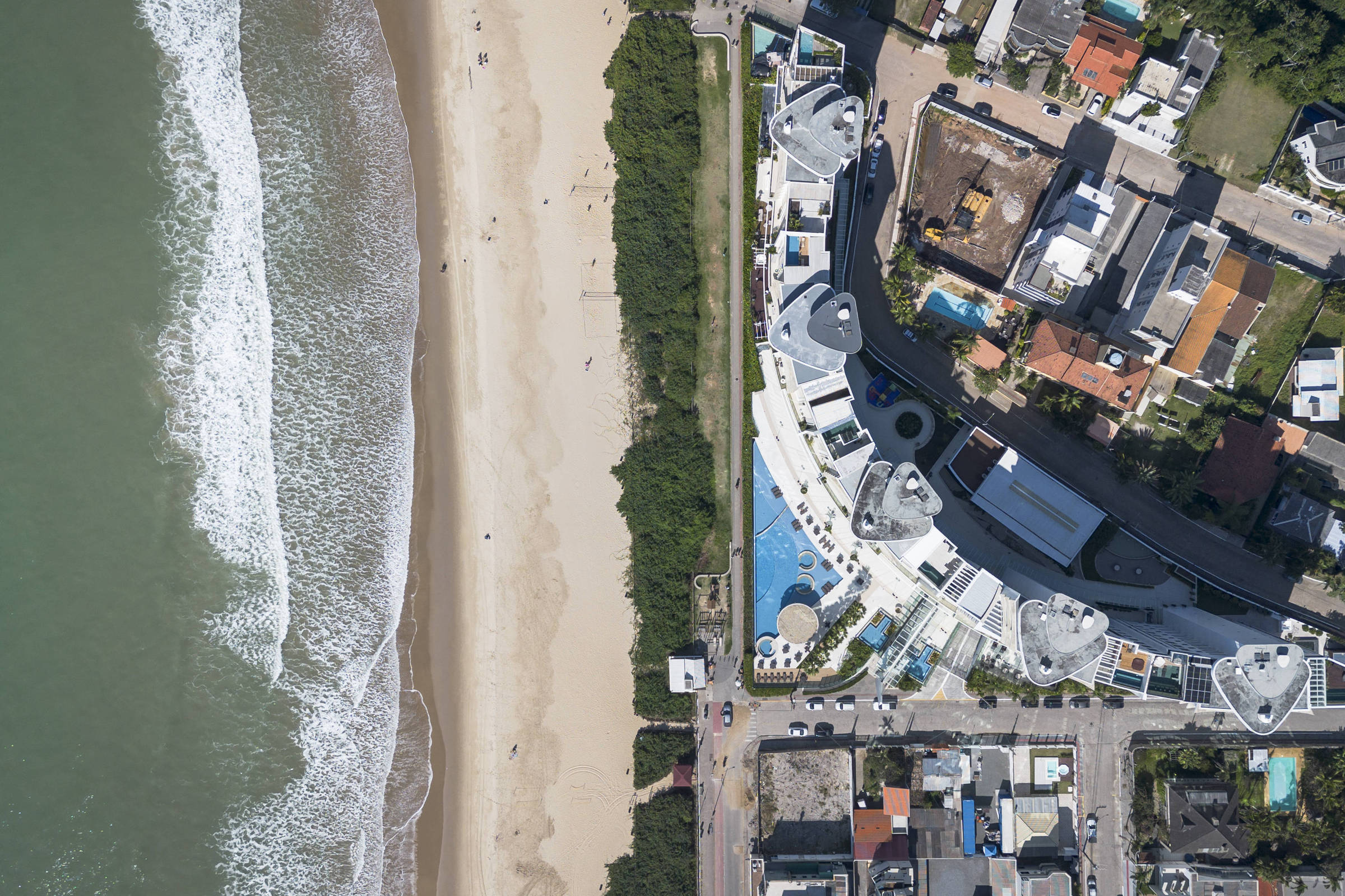Praia Brava em Itajaí aposta em luxo para desbancar Balneário Camboriú