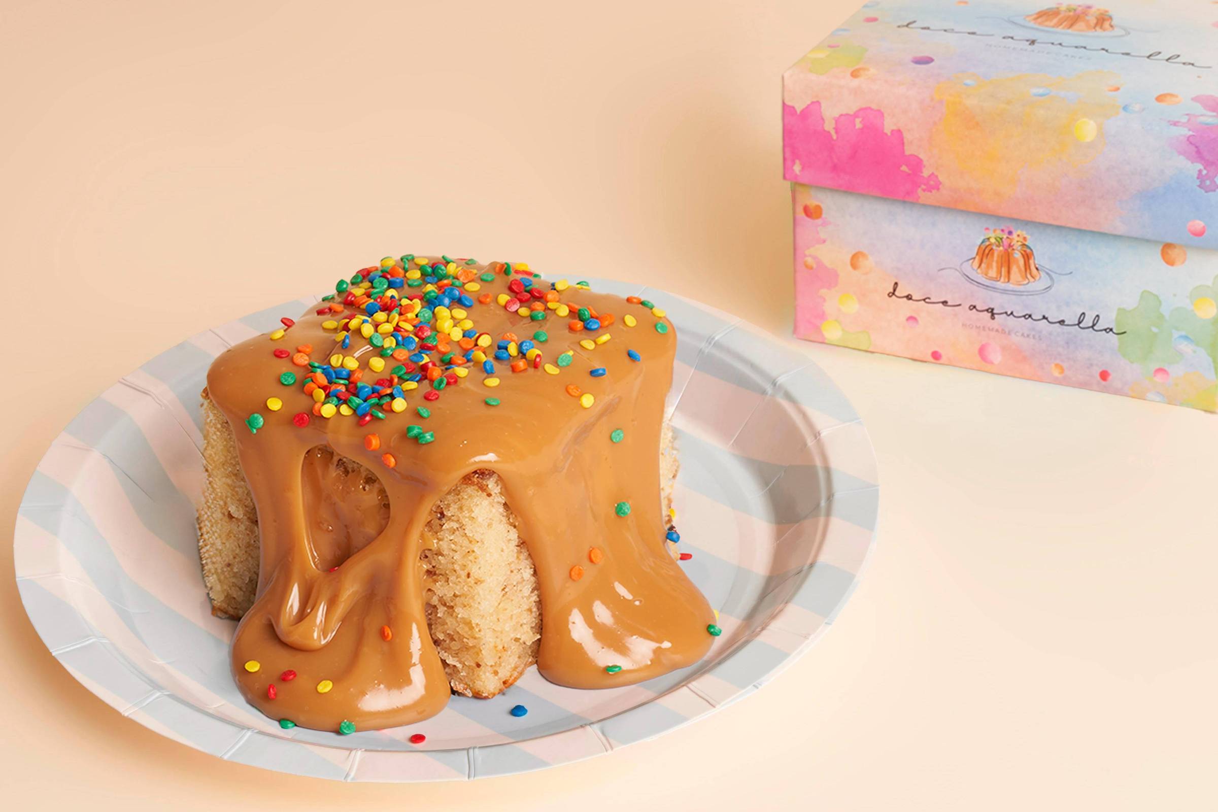 No clima de festa junina, Doce Aquarella lança bolo de paçoca com brigadeiro de doce de leite