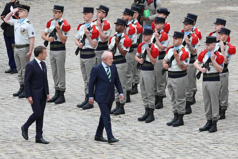 Lula e Janja são recebidos por Macron e Brigitte em Paris; veja vídeo