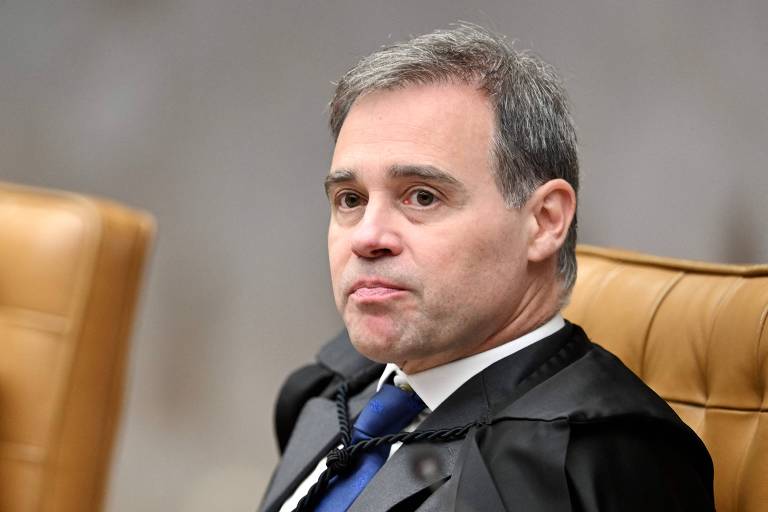 Mendonça vota pró-big techs e defende responsabilização de plataformas só após decisão judicial