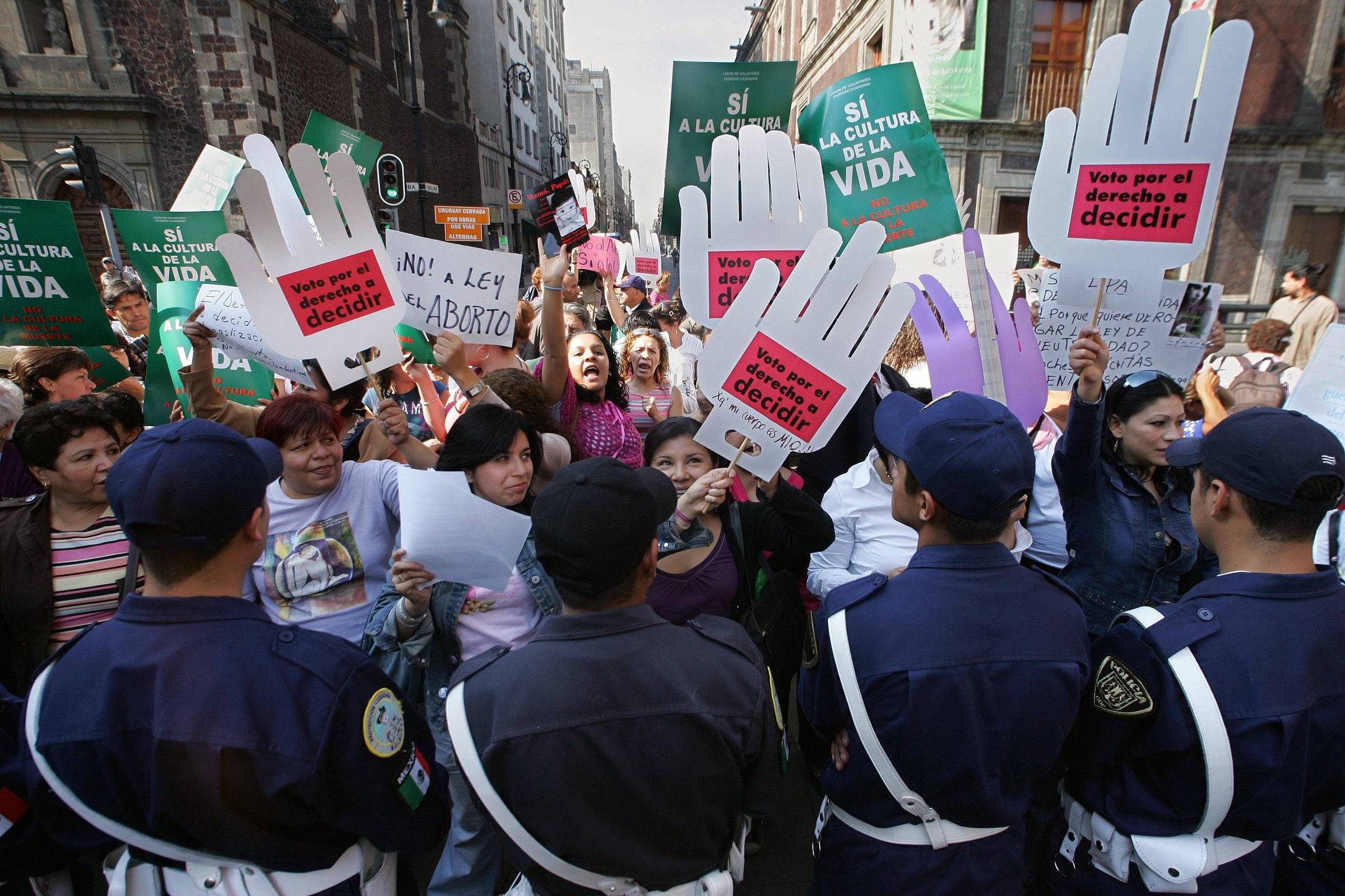 Direitos ao aborto na América Latina ganham enfoque com debate no Chile sobre legalização