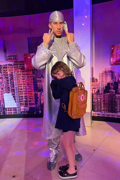 Réplica do cantor Bad Bunny no interior do Museu Madame Tussauds, em Nova York