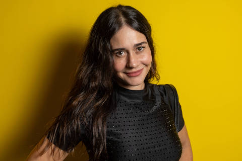 SÃO PAULO, SP, 13.03.2025 - A atriz Alessandra Negrini na pré-estreia do filme Maré Alta no Espaço Petrobras de Cinema. (Foto: Ronny Santos/Folhapress)