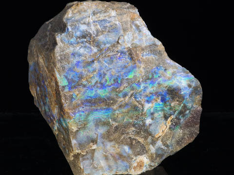 Pedra Opala, em exposição do Museu de Geociências da USP