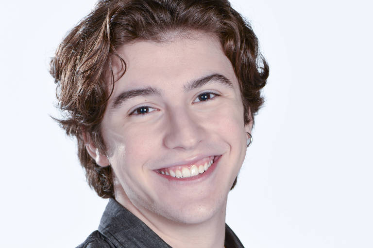 Henrique Sganzerla como Thomas em 'A Caverna Encantada'