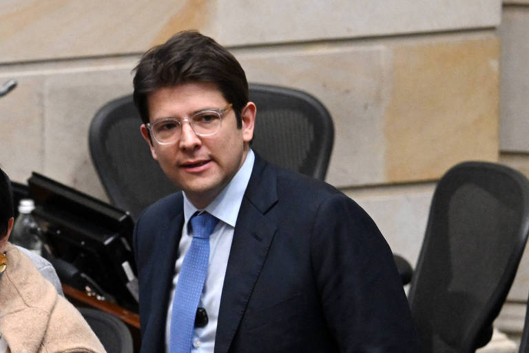 Senador alvo de ataque a tiros na Colômbia passa por cirurgias e vai para a UTI