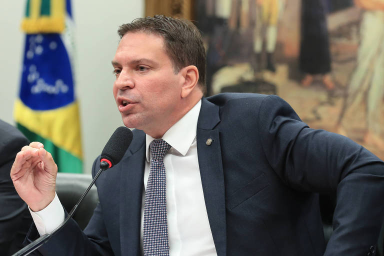 Alexandre Ramagem depõe ao STF: conheça perfil, acusação e defesa do deputado