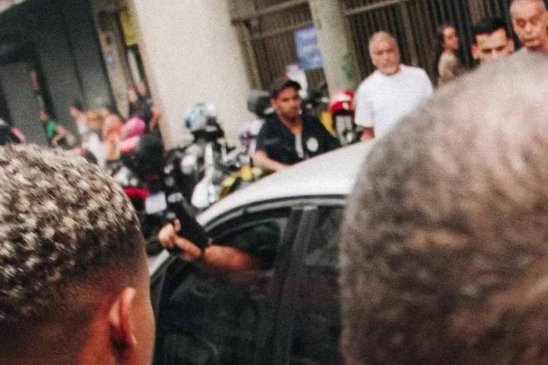 Policial civil é preso após atirar para o alto durante ato contra violência no RJ