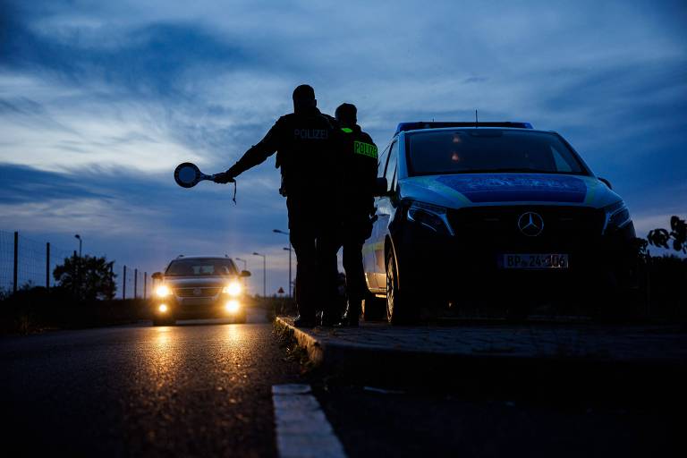 Grupo faz controle de fronteira por conta própria na Holanda
