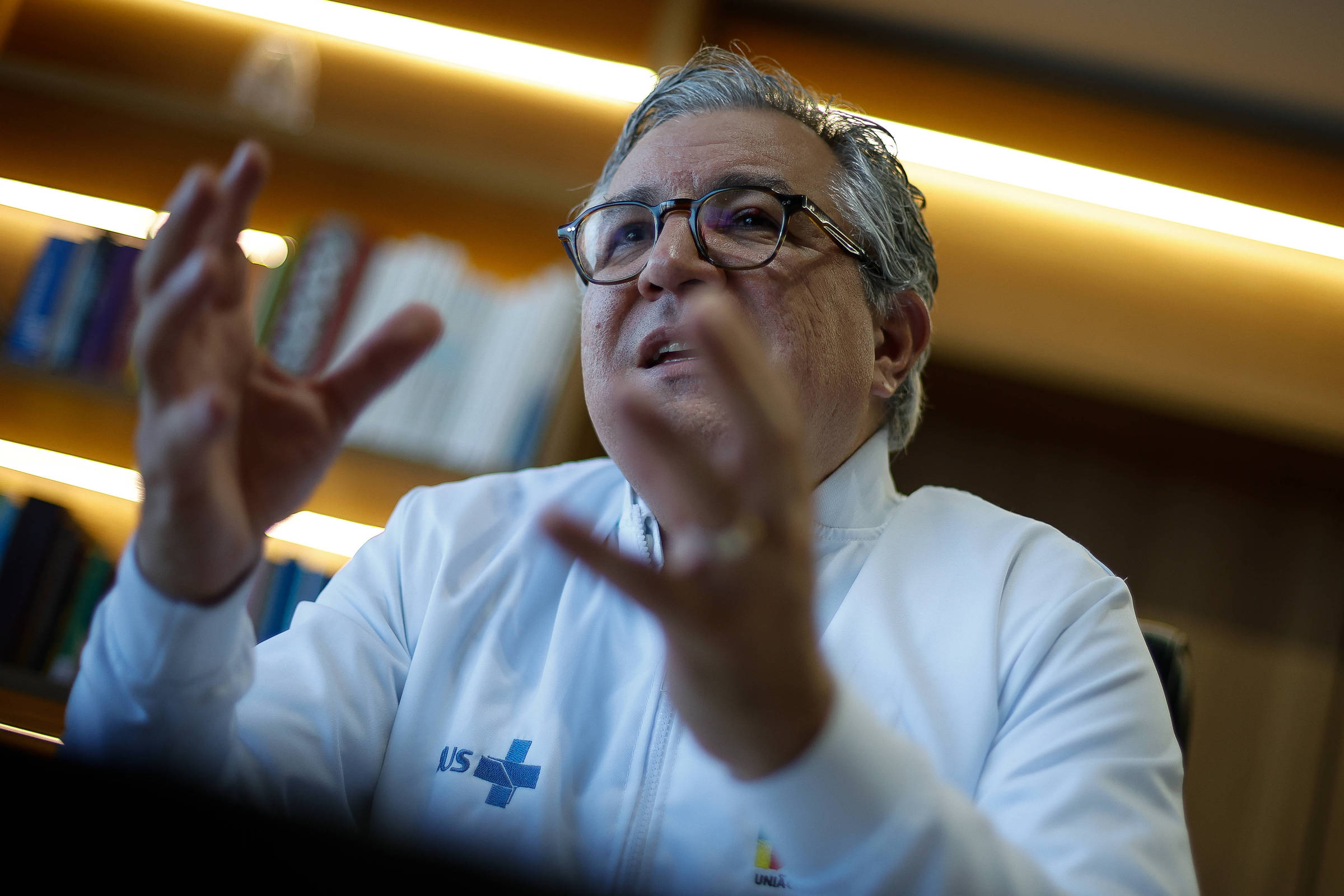 Parceria privada no SUS é debate superado e paciente quer atendimento, não importa onde, diz Padilha