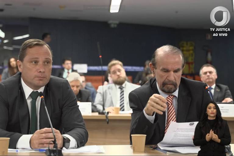 TV Justiça muda ângulo e passa a mostrar Bolsonaro em transmissão de audiência no STF