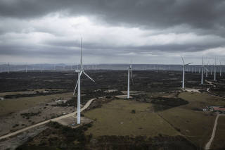 Torres de geração de energia eólica no Nordeste