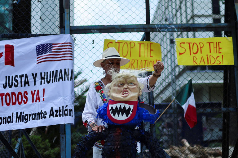 Manifestantes vãos às ruas de Los Angeles pelo quarto dia contra a política de imigração do presidente Donald Trump