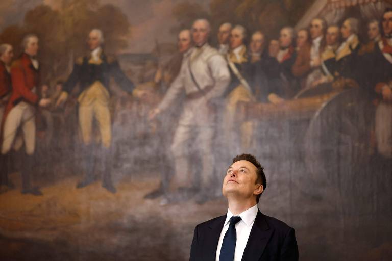 Químico devolve prêmio de academia científica britânica em protesto contra Elon Musk