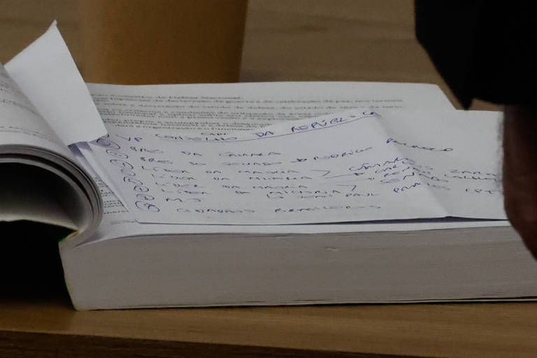 O ex-presidente fez anotações sobre o Conselho da República, órgão superior de consulta do Executivo federal