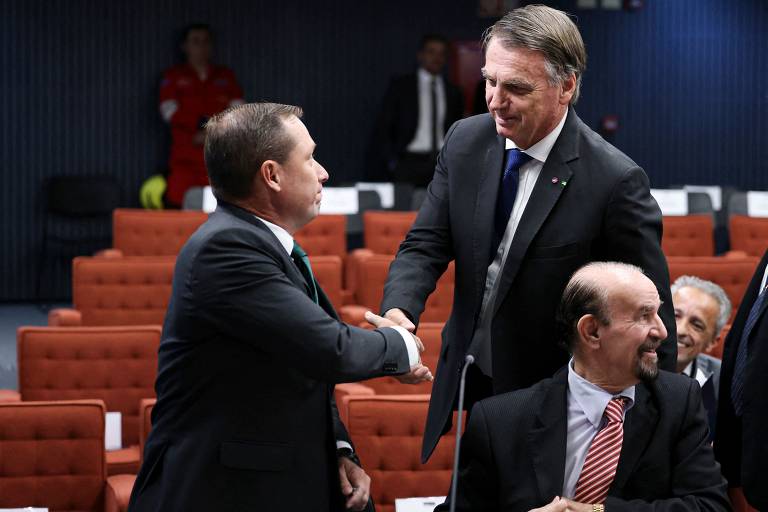 O ex-ajudante de ordem de Bolsonaro, Mauro Cid, fez acorde de colaboração premiada e é delator da trama golpista. Ele e o ex-presidente não se viam há mais de dois anos