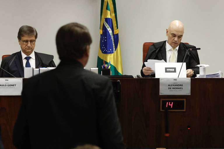 Bolsonaro pede desculpas a Moraes e internautas celebram: 'Vivi para ver isso'