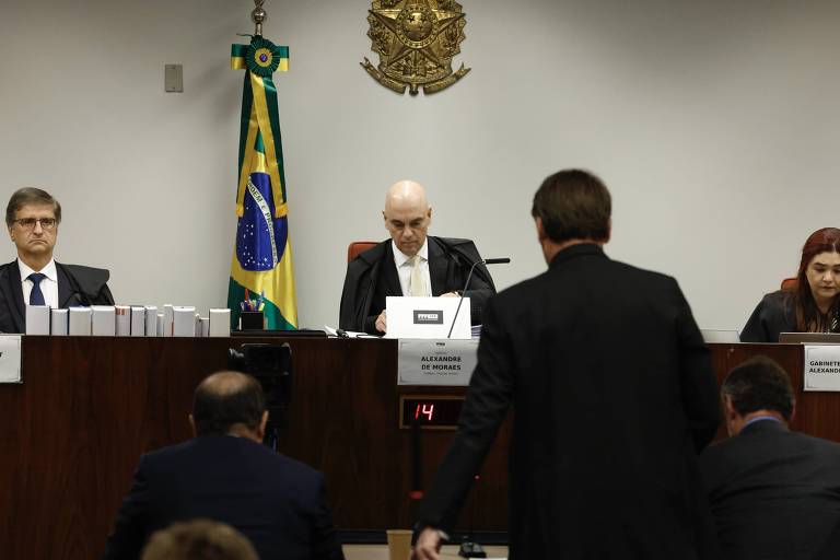 Advogados elogiam 'preparo' de Moraes em interrogatório de Bolsonaro