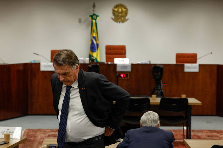 Datafolha: 67% acham que Bolsonaro, inelegível, deveria abrir mão de candidatura