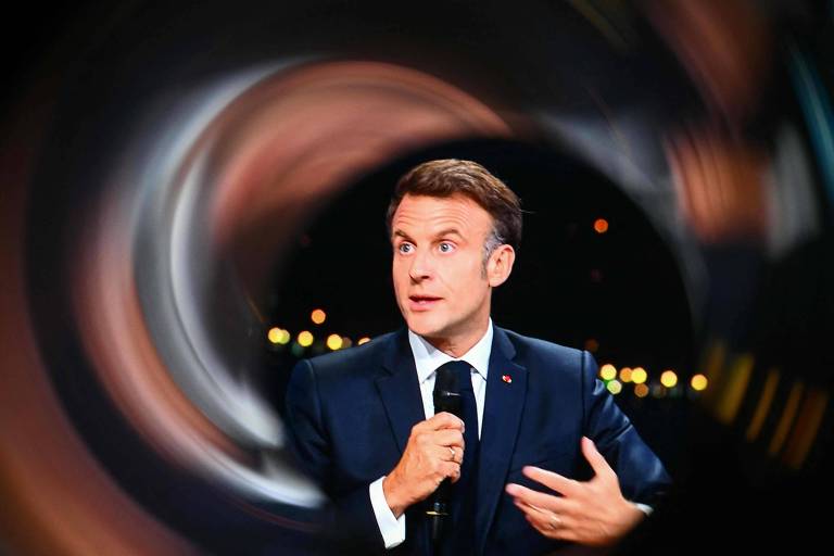 Macron promete que proibirá redes sociais para menores de 15 anos na França