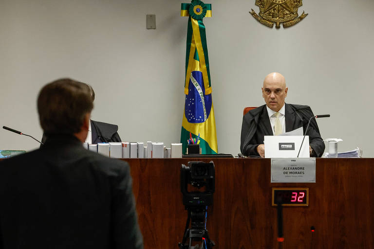 'A tentativa de golpe foi clara e orquestrada por esses senhores', diz leitora