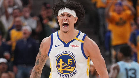 Apr 15, 2025; San Francisco, California, USA; Golden State Warriors forward Gui Santos (15) reacts after the Warriors made a basket against the Memphis Grizzlies in the second quarter at the Chase Center. Mandatory Credit: Cary Edmondson-Imagn Images ORG XMIT: IMAGN-1280295