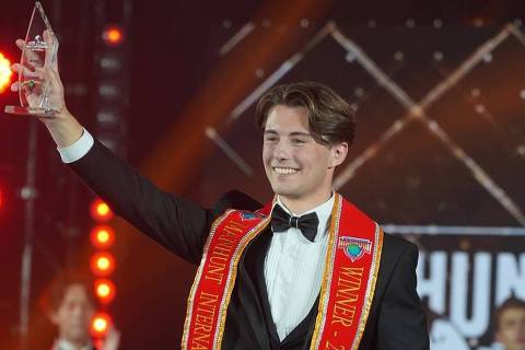 O francês Adonis Renaud é o vencedor do Manhunt International 2025