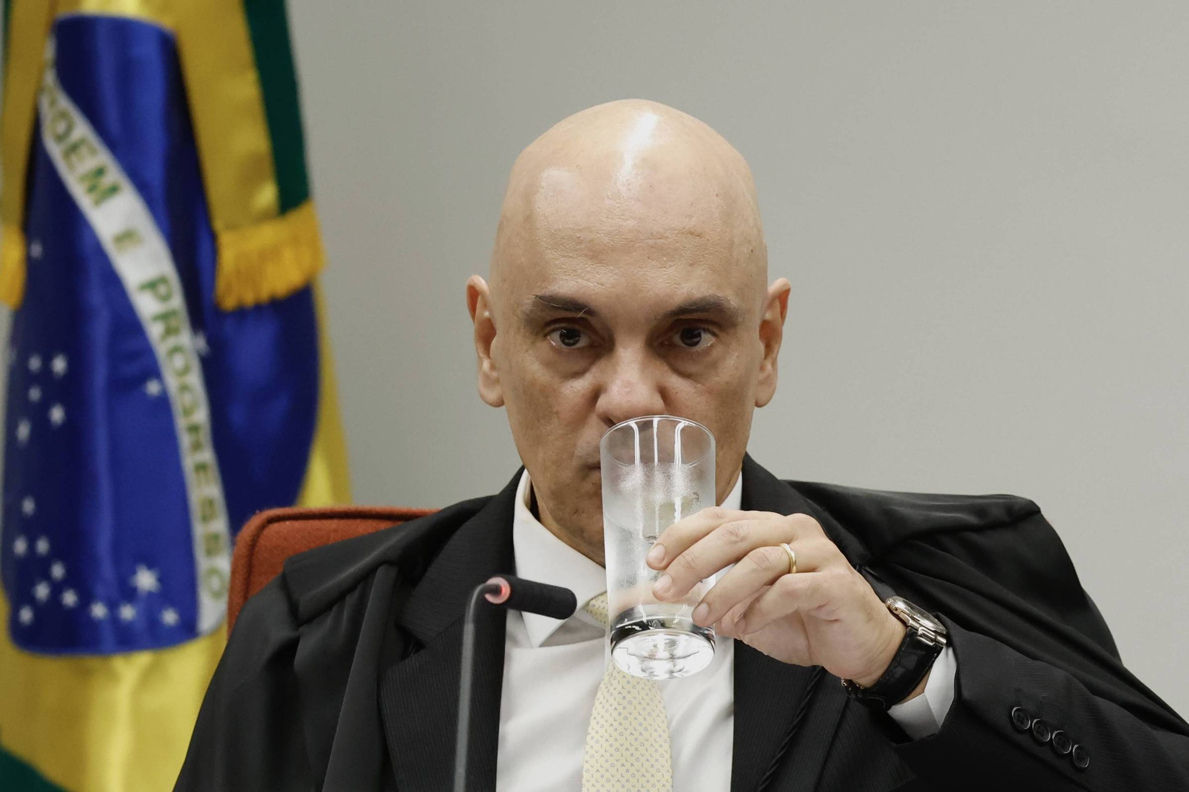 Ações sobre decreto do IOF serão relatadas por Alexandre de Moraes, decide Barroso