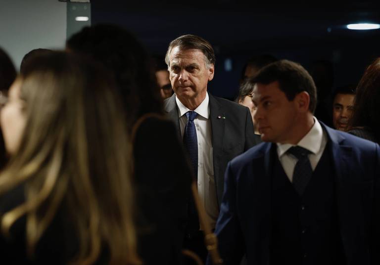 'Bolsonaro usa eufemismo para disfarçar tentativa de golpe', diz leitor sobre depoimento de ex-presidente