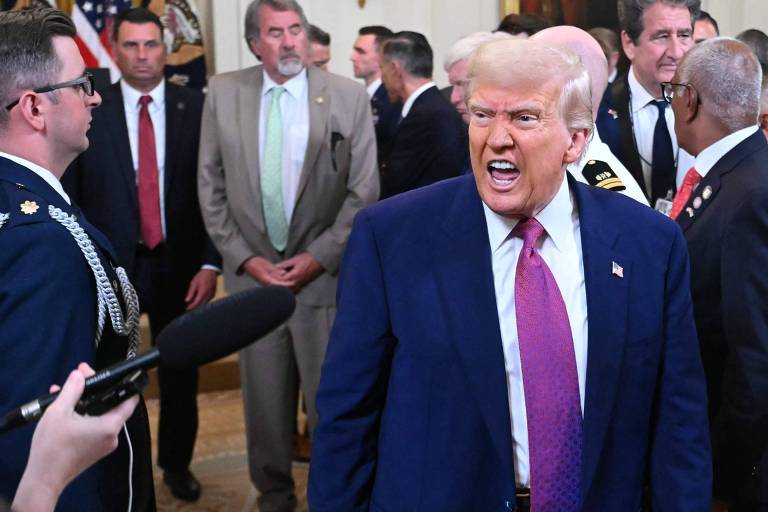 Trump diz que pode aumentar tarifas em carros para estimular montadores a mudarem para EUA