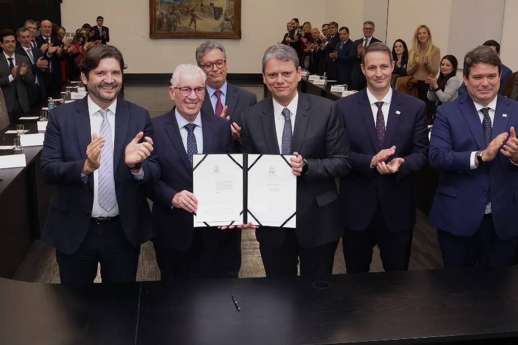 Tarcísio turbina fundo especial do MP-SP em meio a expansão de supersalários