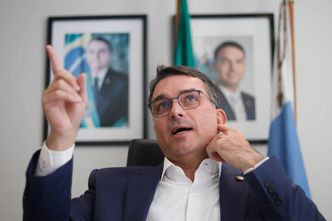BRASILIA,DF, 11-06-2025:  O senador Flavio Bolsonaro em entrevista exclusiva para Folha em seu gabinete  (FOTO: Gabriela Biló/Folhapress, POLITICA)