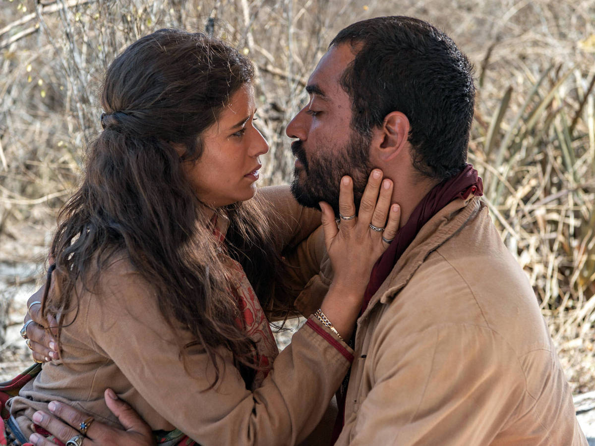 Josué ( Thomas Aquino ) frente a frente com Rosa ( Isadora Cruz )
